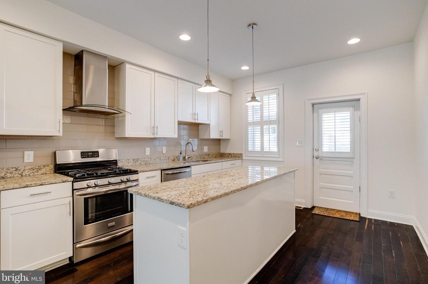 615 Linwood Ave, Baltimore, MD 21205-2706