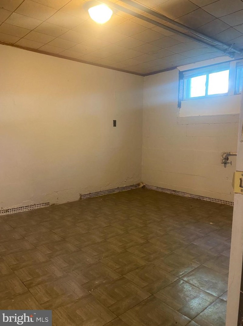 1617 Popland St, Baltimore MD 21226-1215 exterior