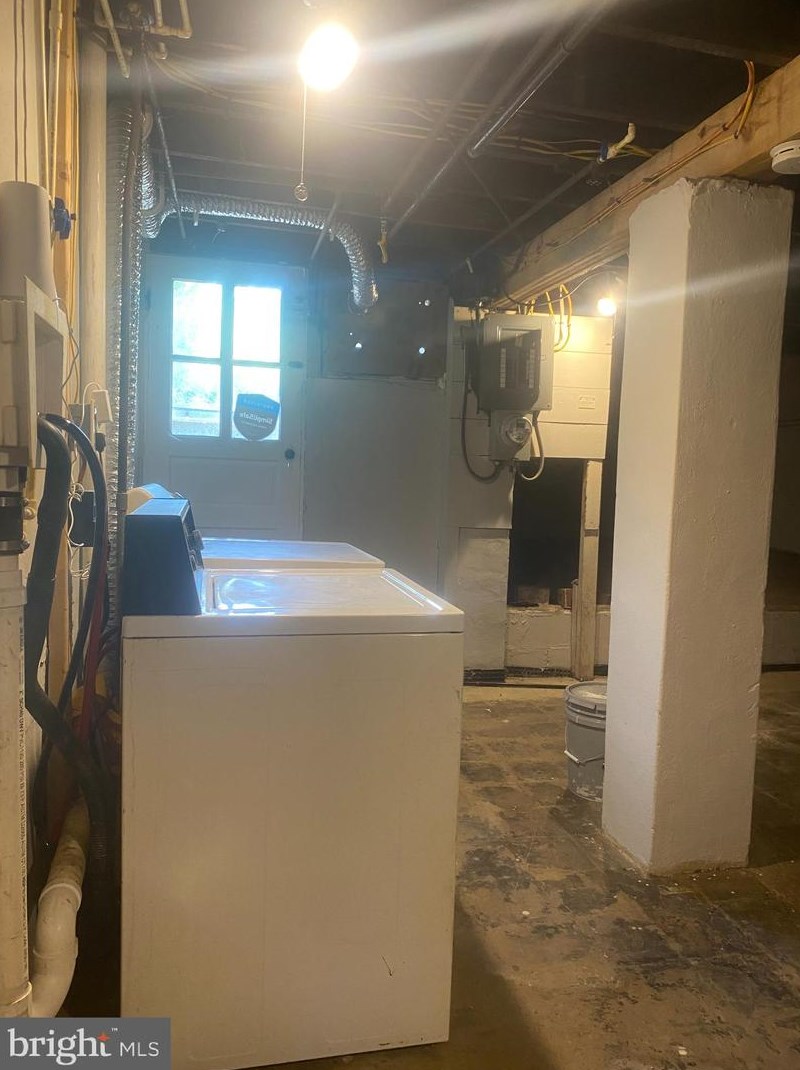 1617 Popland St, Baltimore MD 21226-1215 exterior