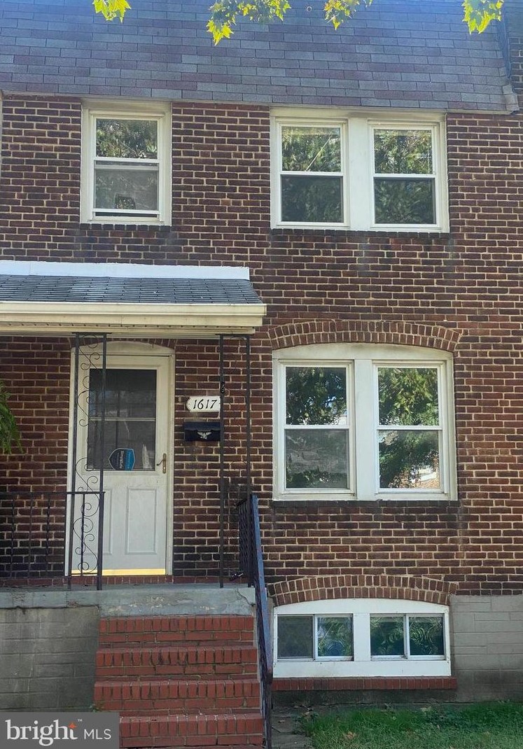 1617 Popland St, Baltimore, MD 21226-1215