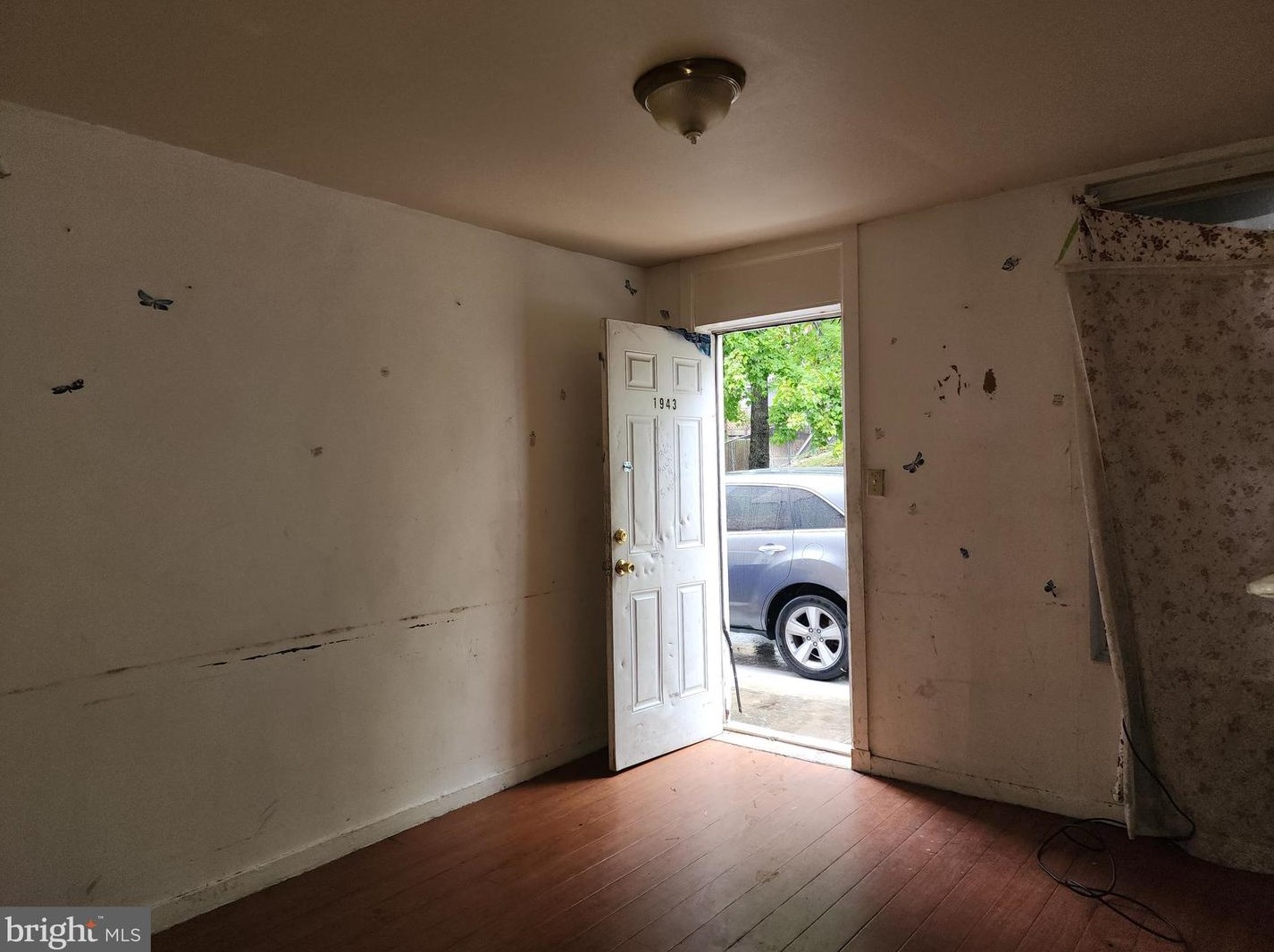 1943 Booth St, Baltimore, MD 21223-2201