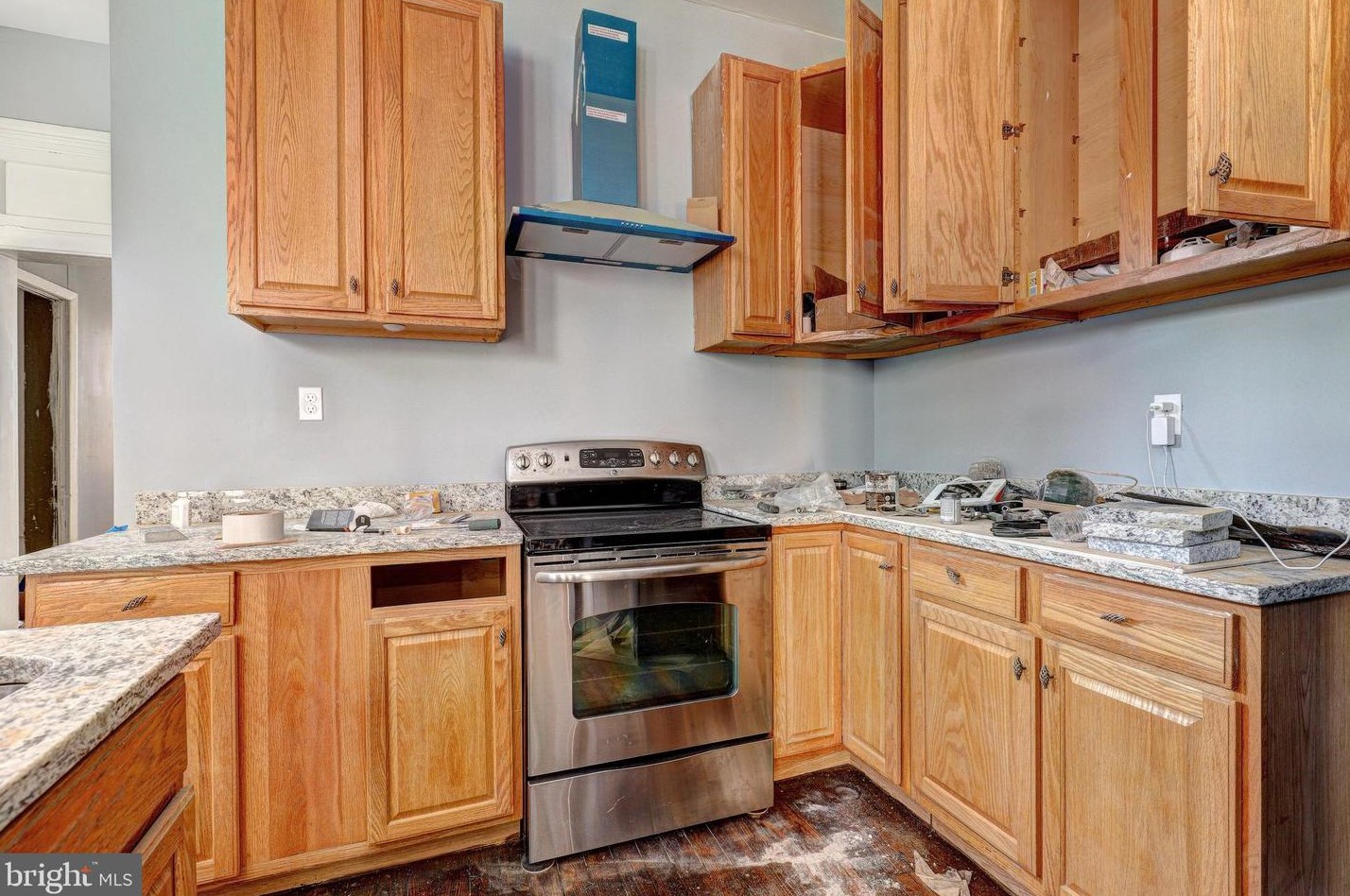 922 Poplar Grove St, Baltimore, MD 21216