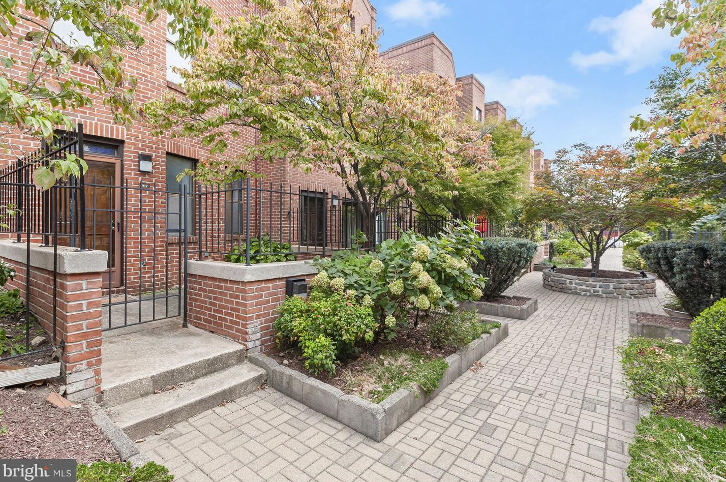 917 Stubblefield Ln, Baltimore, MD 21202-3754