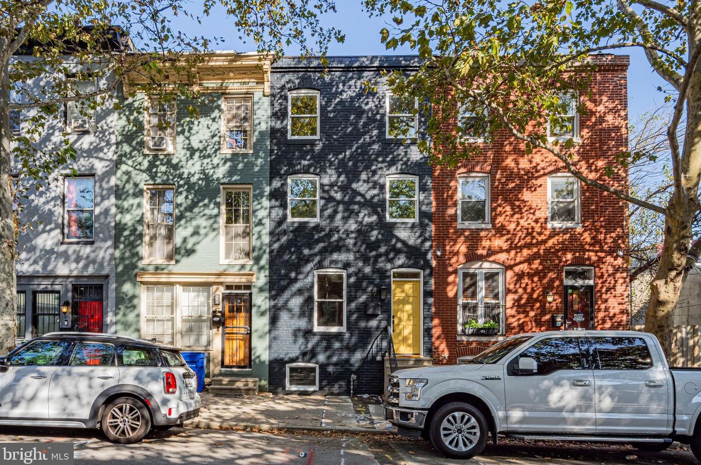 49 Arlington Ave, Baltimore, MD 21223-2517