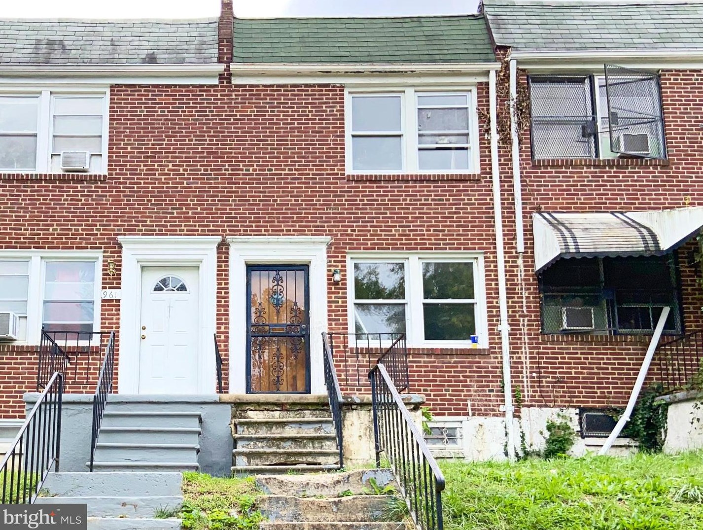 959 Ellicott Dr, Baltimore, MD 21216-4219