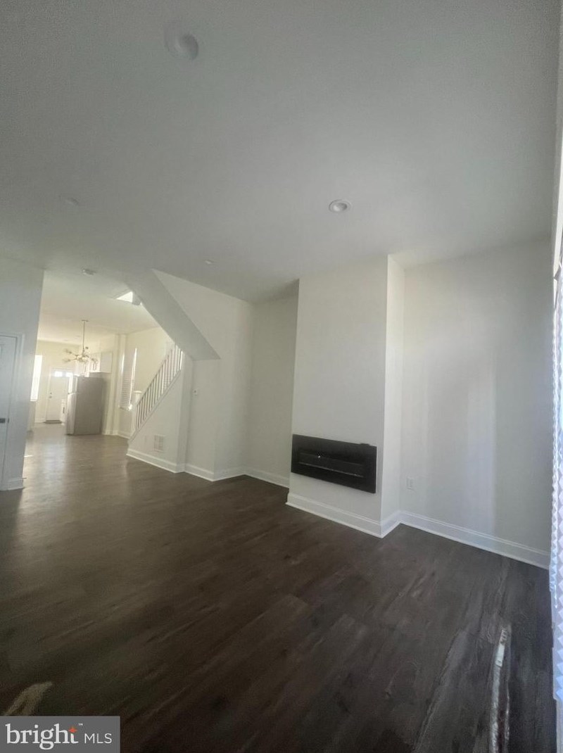 2033 W Saratoga St, Baltimore, MD 21223