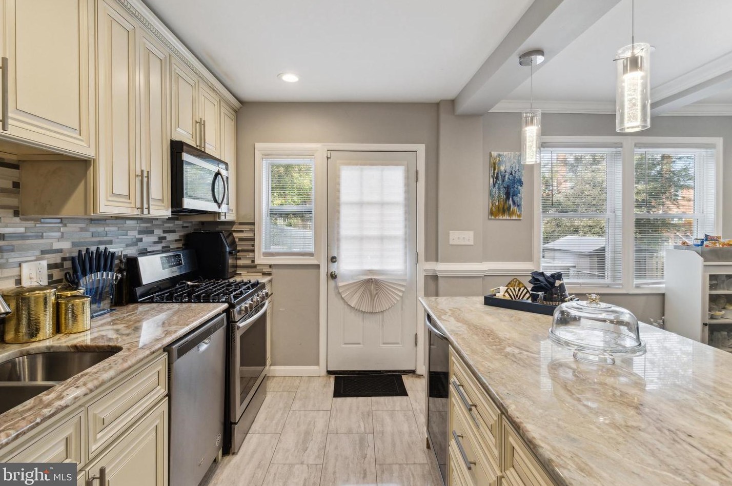 1426 Meridene Dr, Baltimore MD  21239-2027 exterior