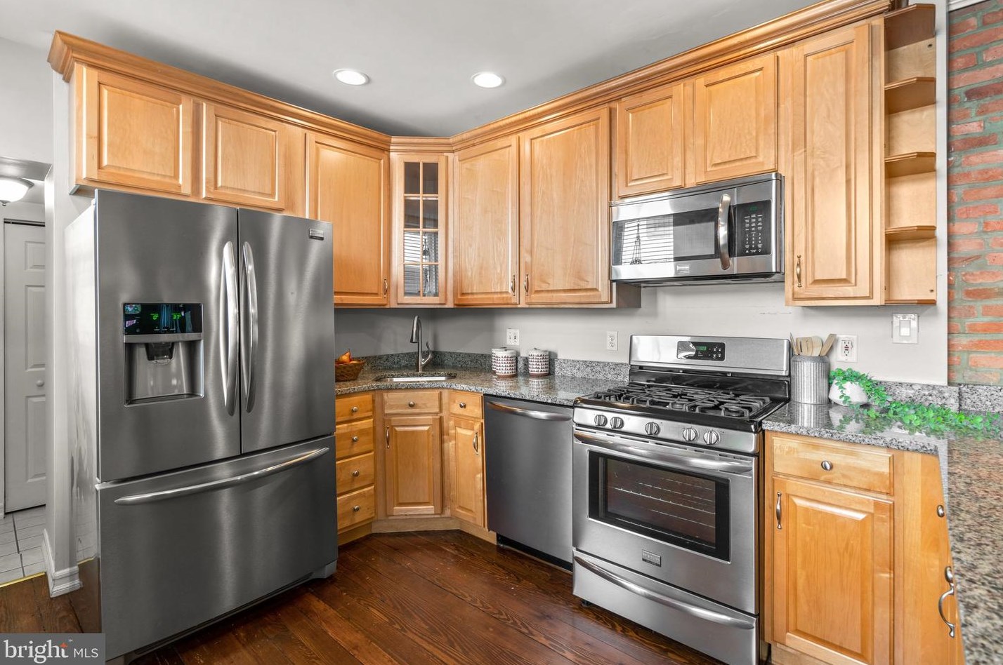 1303 Patapsco St, Baltimore MD 21225-4019 exterior