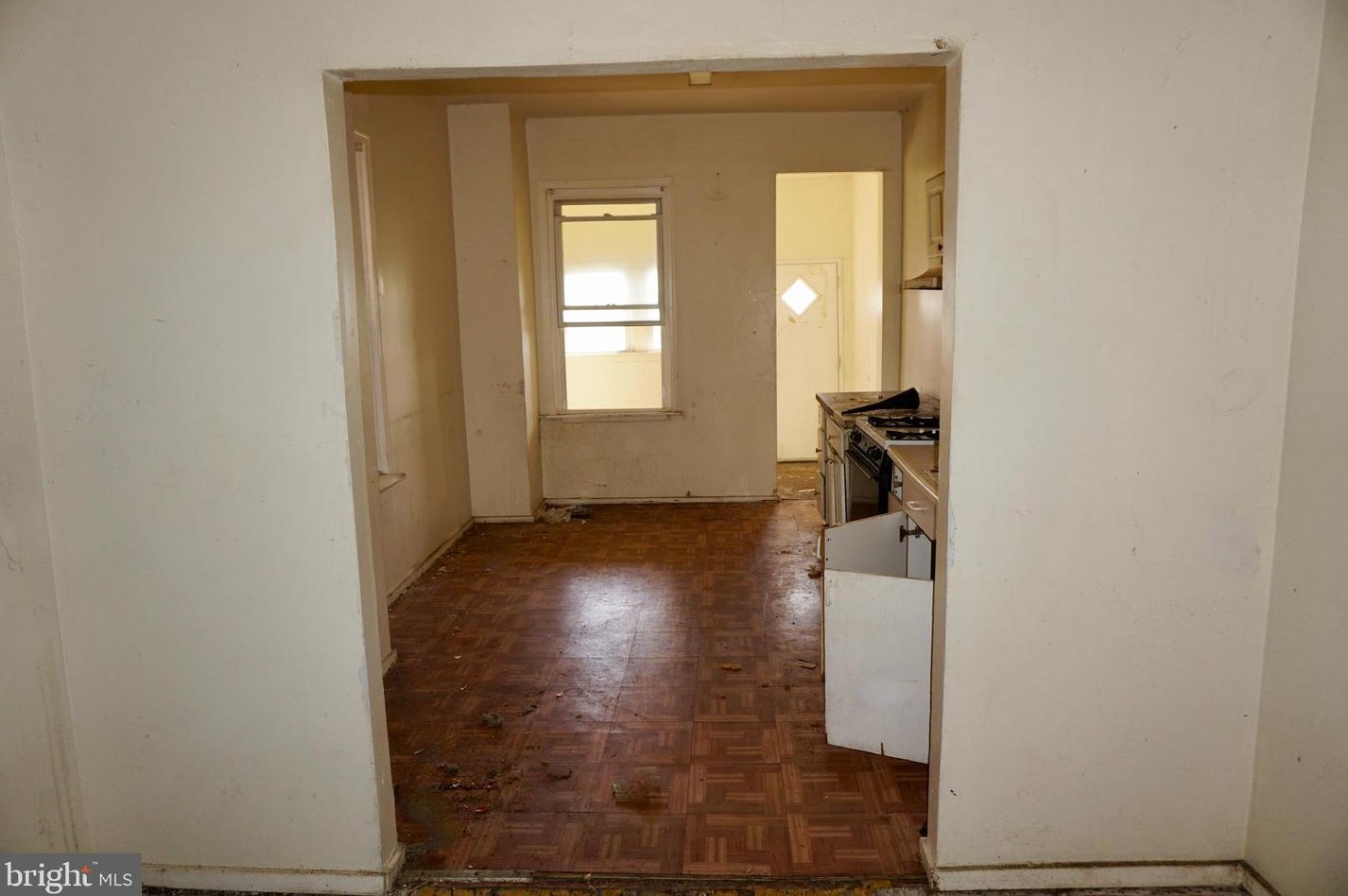 2803 Preston St, Baltimore, MD 21213-3839