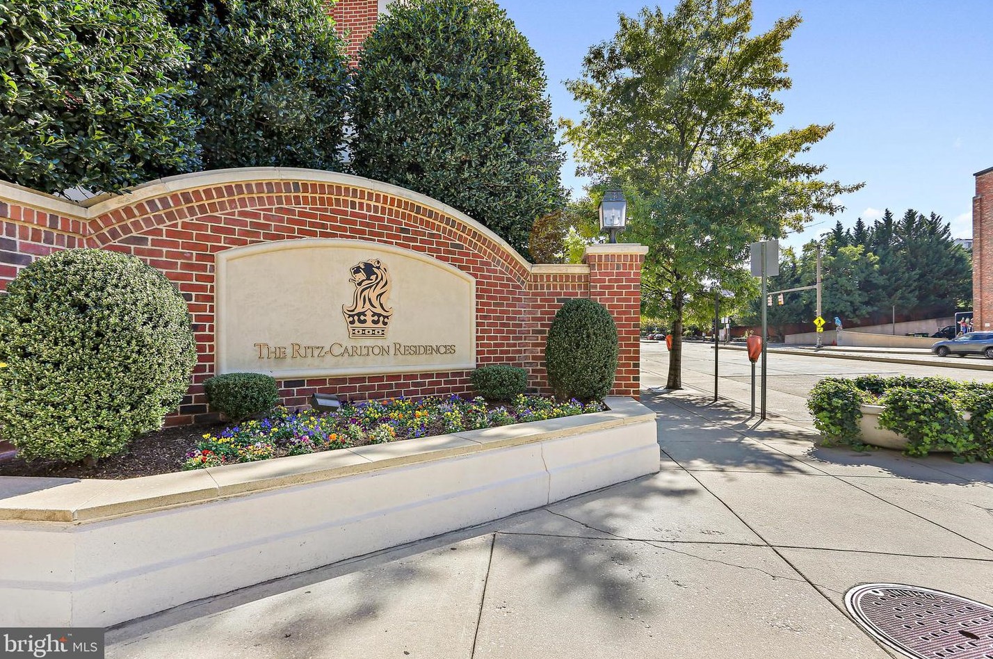 801 Key Hwy, Baltimore MD  21230-3976 exterior