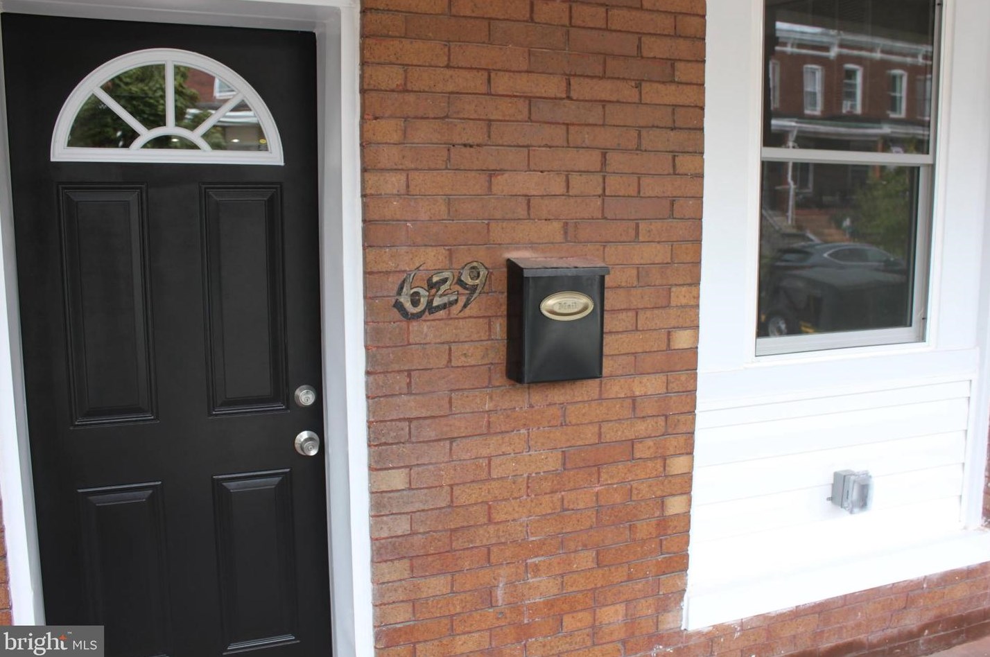 629 36th St, Baltimore, MD 21218-2528