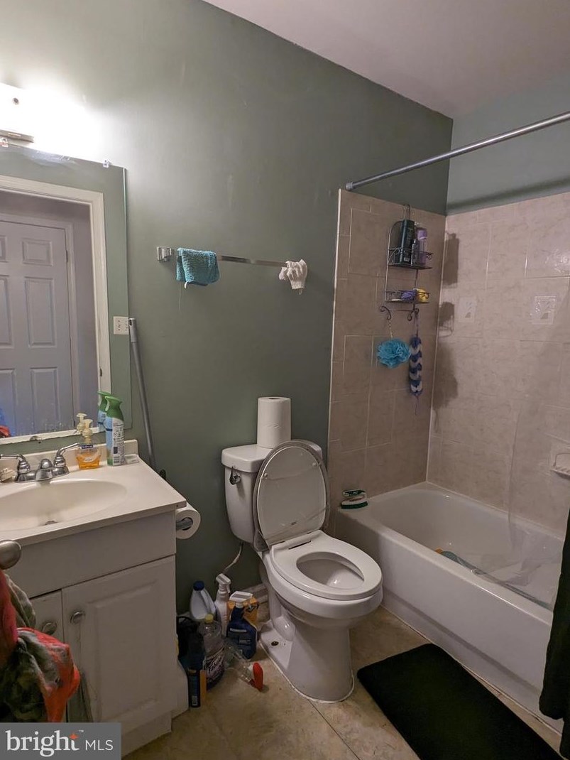 1022 Carey St, Baltimore MD 21223-2621 exterior