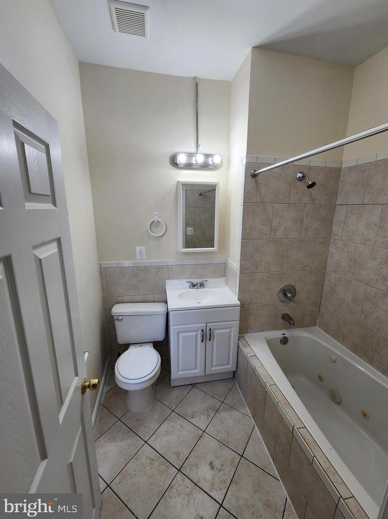 2018 Mcculloh St, Baltimore MD  21217-3561 exterior