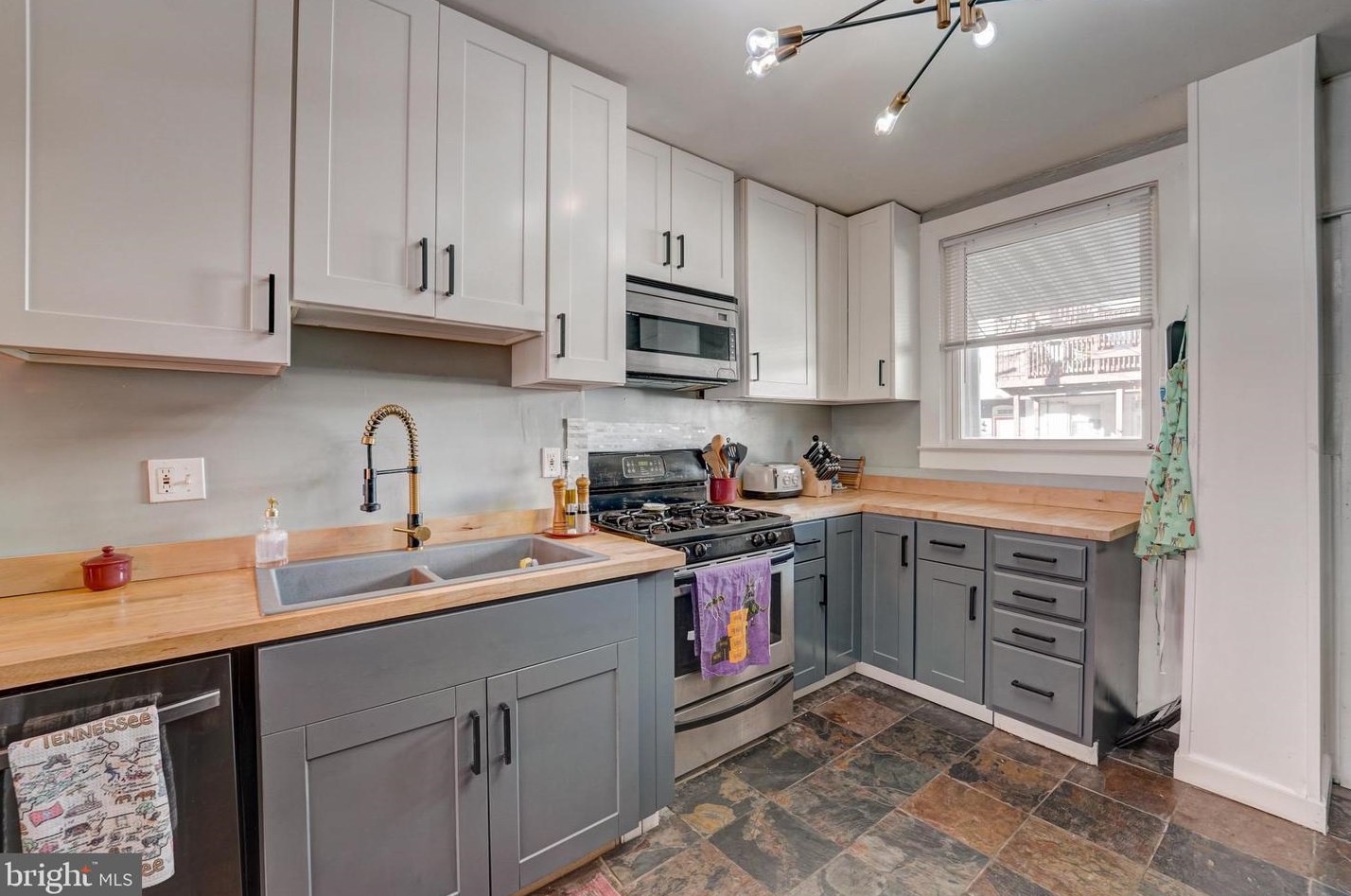 720 Decker Ave, Baltimore MD  21224-3945 exterior