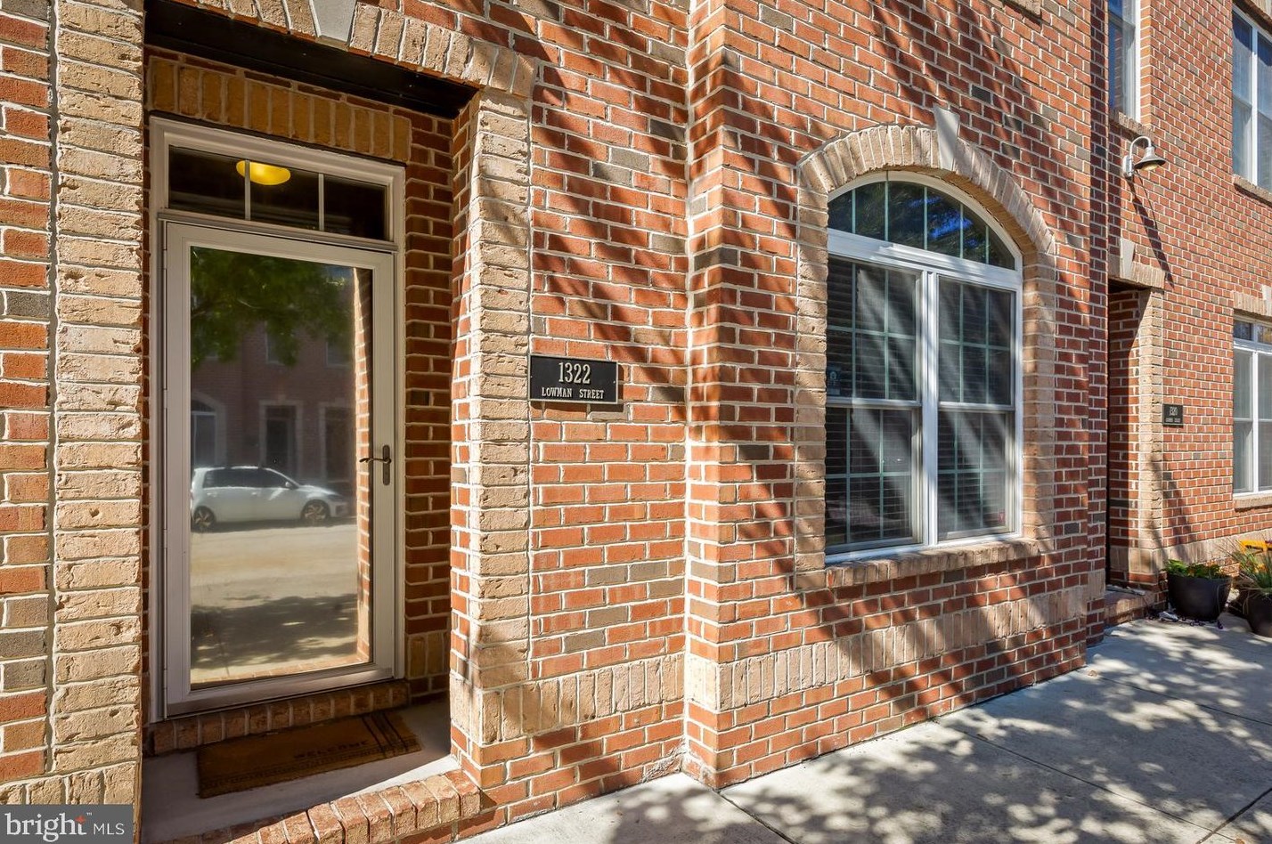 1322 Lowman St, Baltimore, MD 21230-5274