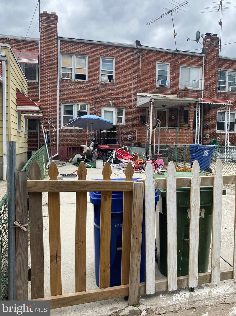 821 Umbra St, Baltimore MD  21224-4612 exterior