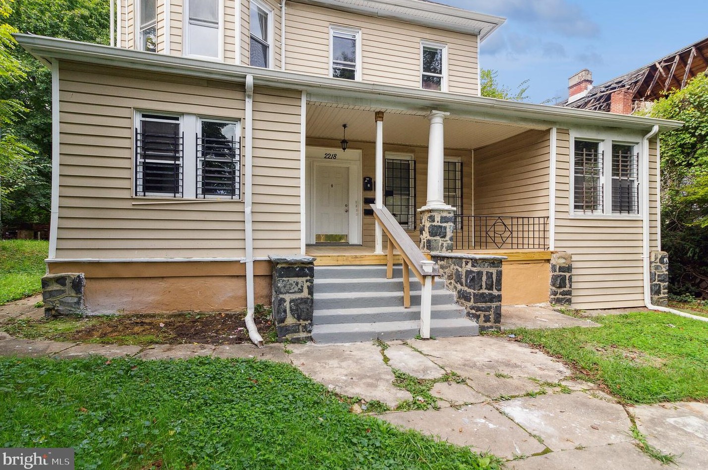 2218 Roslyn Ave, Baltimore, MD 21216-2513