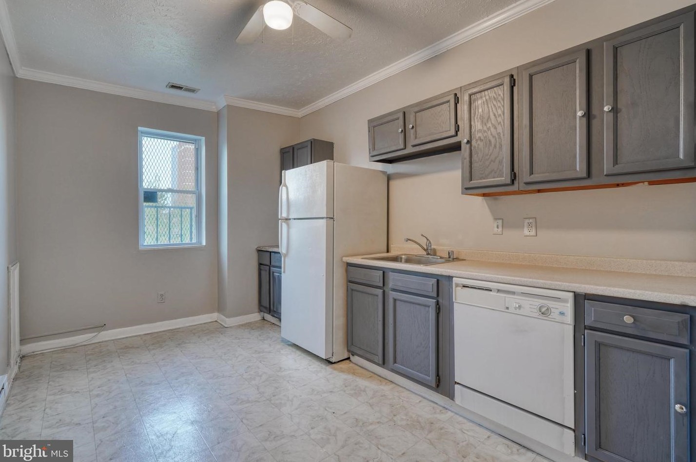 322 Paca St, Baltimore MD 21201-1814 exterior