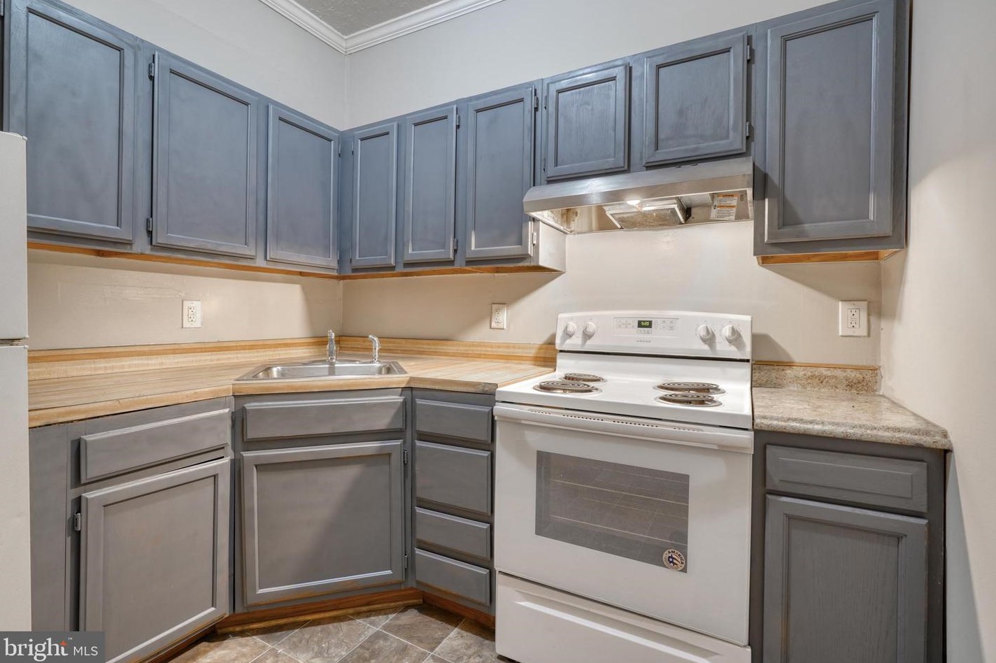 322 Paca St, Baltimore MD 21201-1814 exterior