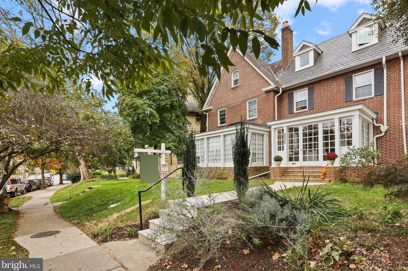 4304 Roland Ave, Baltimore MD  21210-2745 exterior
