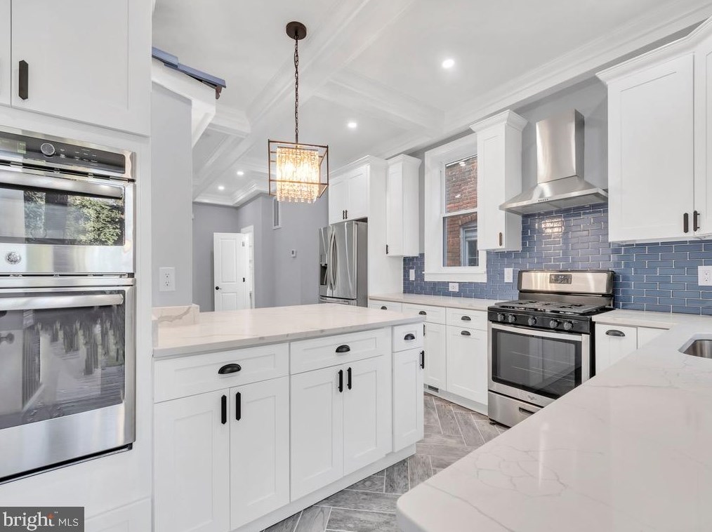 236 Collins Ave, Baltimore MD  21229-3612 exterior