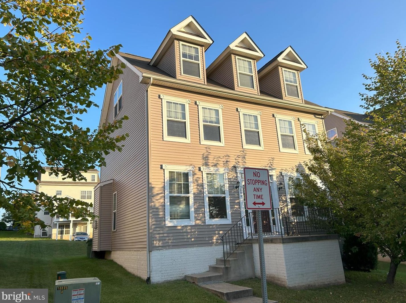 5406 Parkside Pl, Baltimore, MD 21206-3571