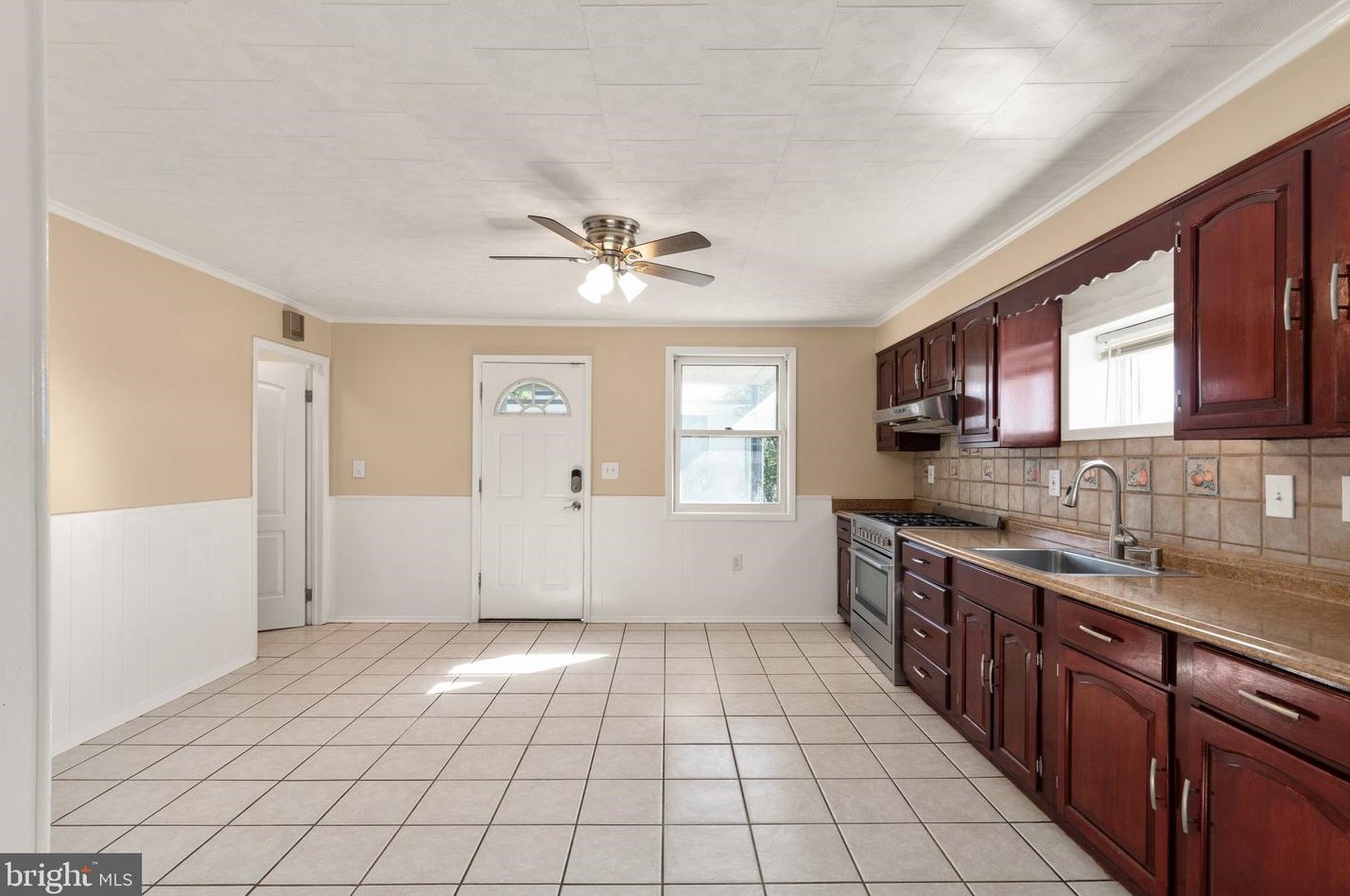901 Kresson St, Baltimore MD  21224-4504 exterior
