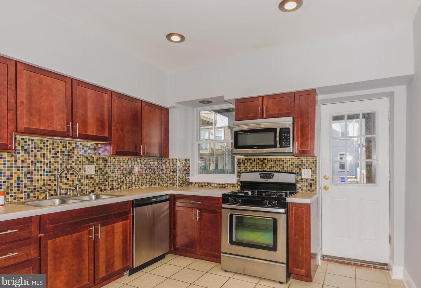 122 Ellwood Ave, Baltimore MD  21224-1307 exterior