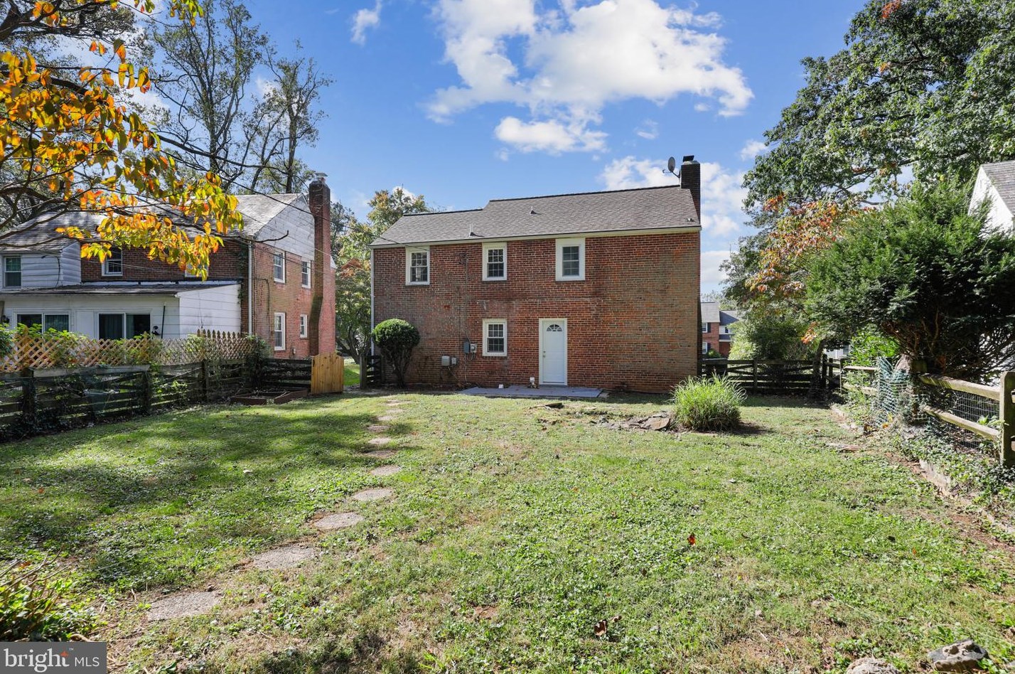 807 Olmstead Rd, Baltimore MD  21208-4755 exterior