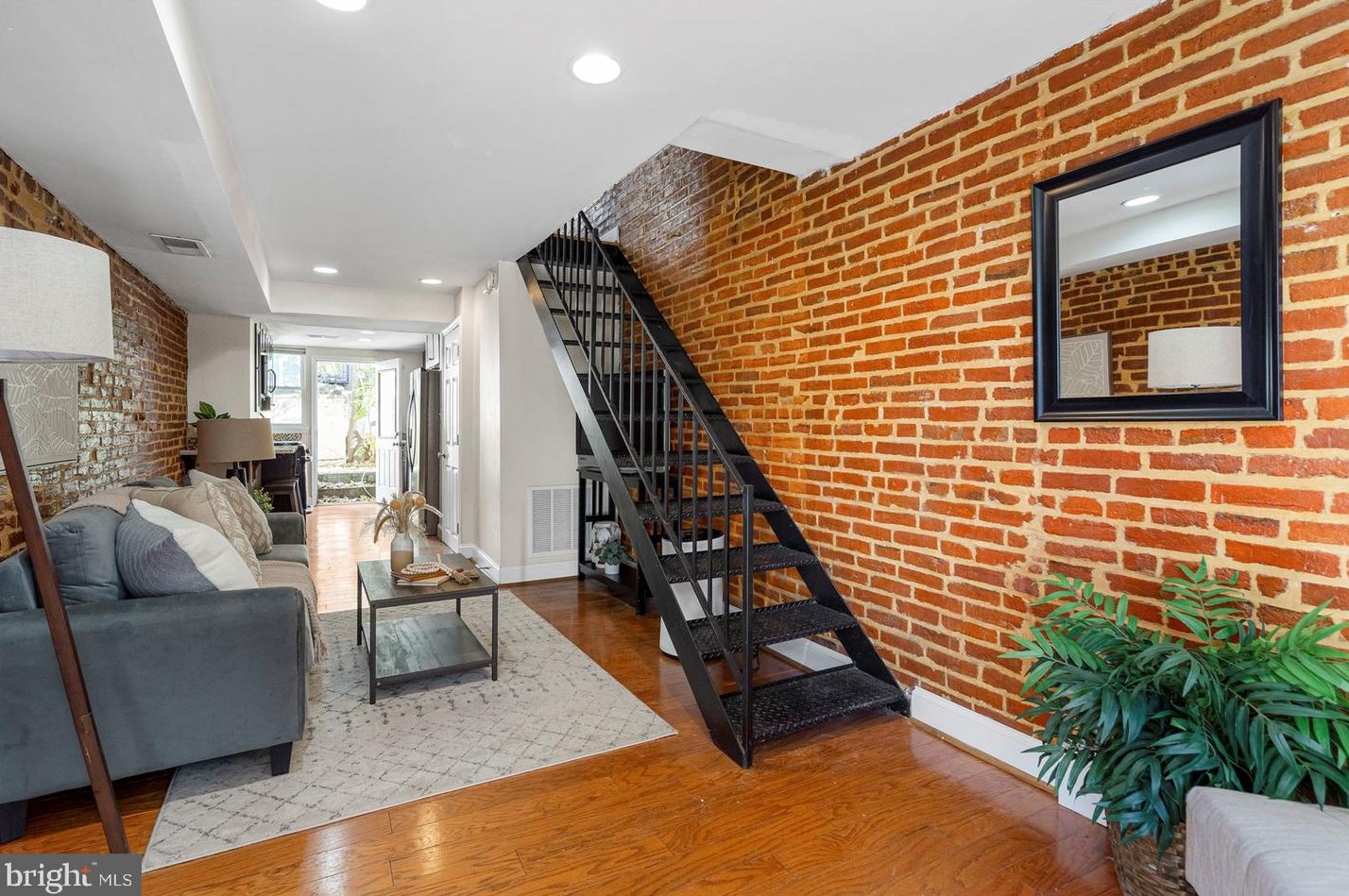 517 Chapel St, Baltimore MD  21231-3017 exterior