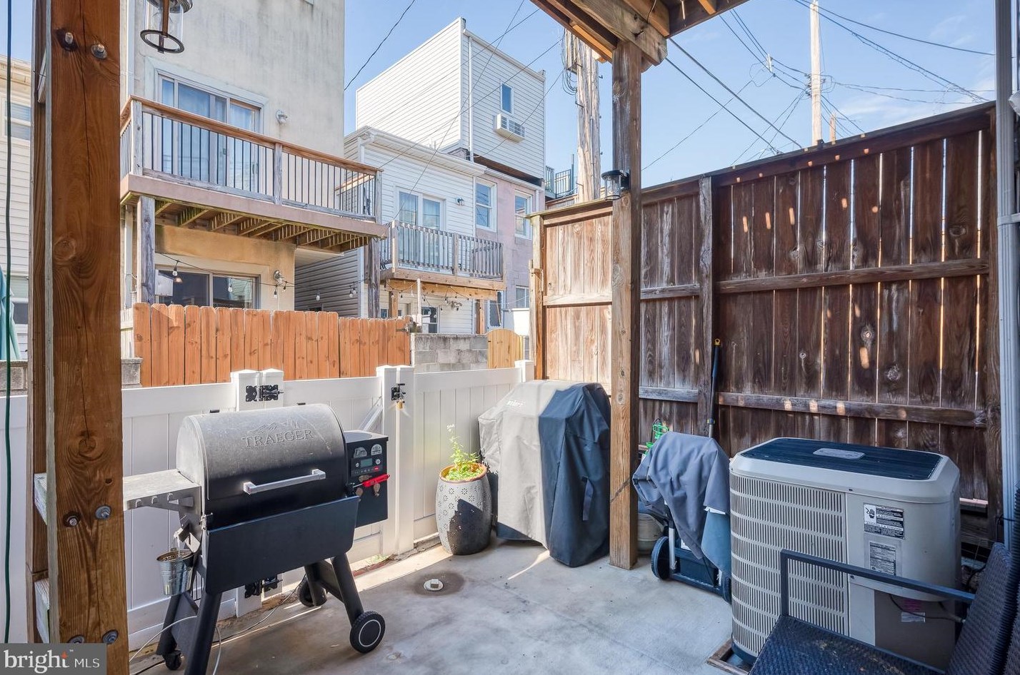 814 Milton Ave, Baltimore MD  21205-1614 exterior