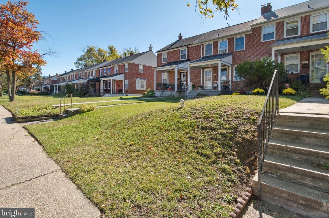 1215 Walters Ave, Baltimore, MD 21239-2827