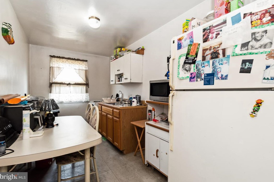 825 Woodington Rd, Baltimore MD  21229-1839 exterior