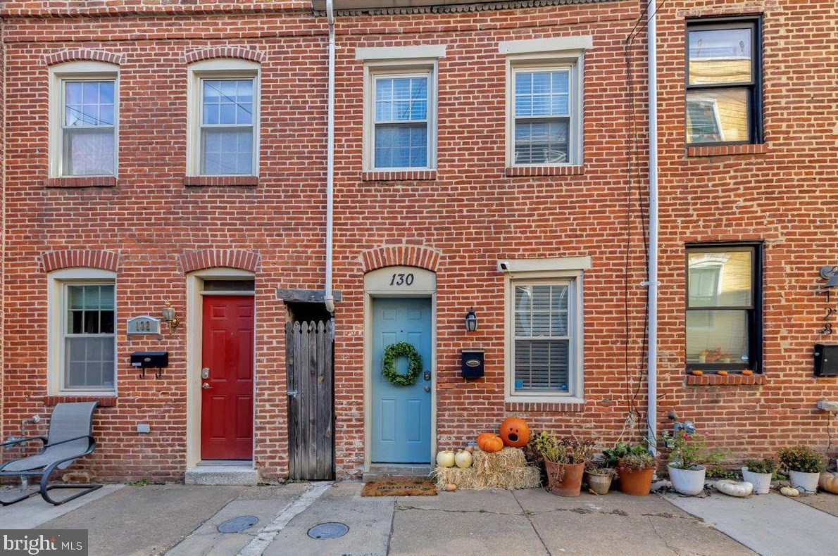 130 Chapel St, Baltimore MD  21231-1905 exterior