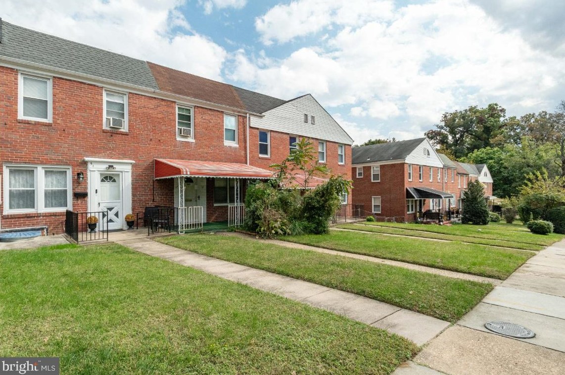51 Upmanor Rd, Baltimore, MD 21229-2844