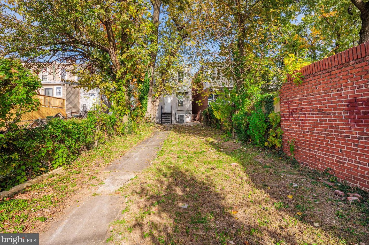 2790 The Alameda, Baltimore MD  21218-4920 exterior