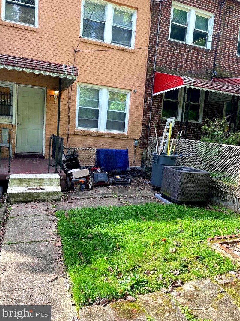 2824 Oakford Ave, Baltimore MD  21215-6812 exterior