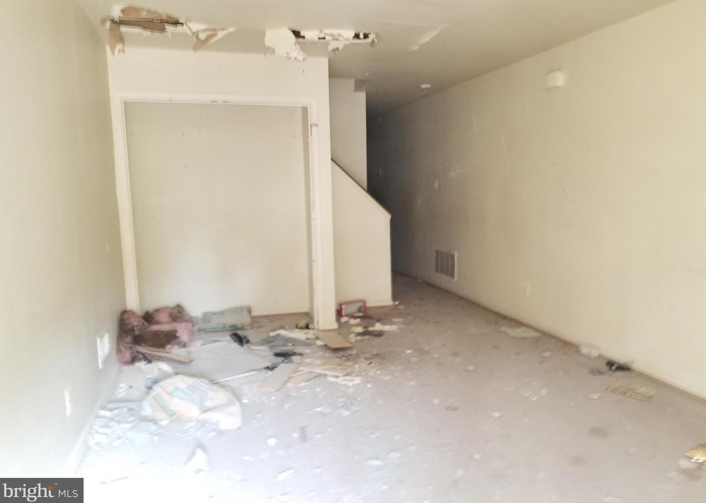 1915 Herbert St, Baltimore, MD 21217-1216
