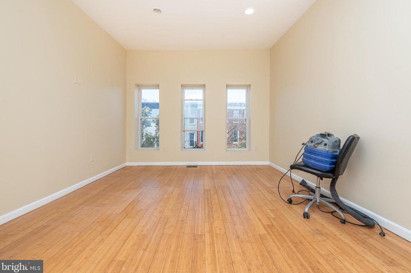 335 Stricker St, Baltimore MD  21223-3115 exterior