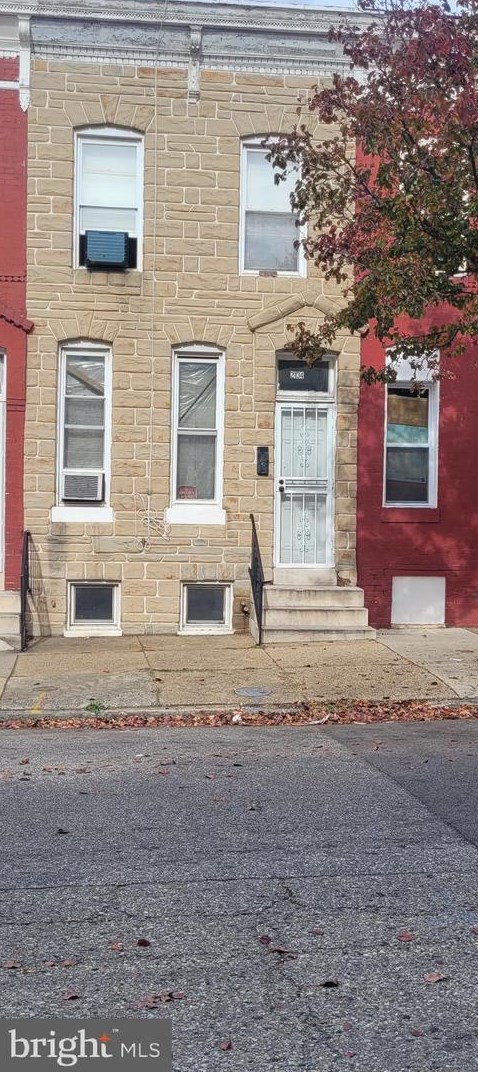 2134 Fayette St, Baltimore, MD 21223-1530