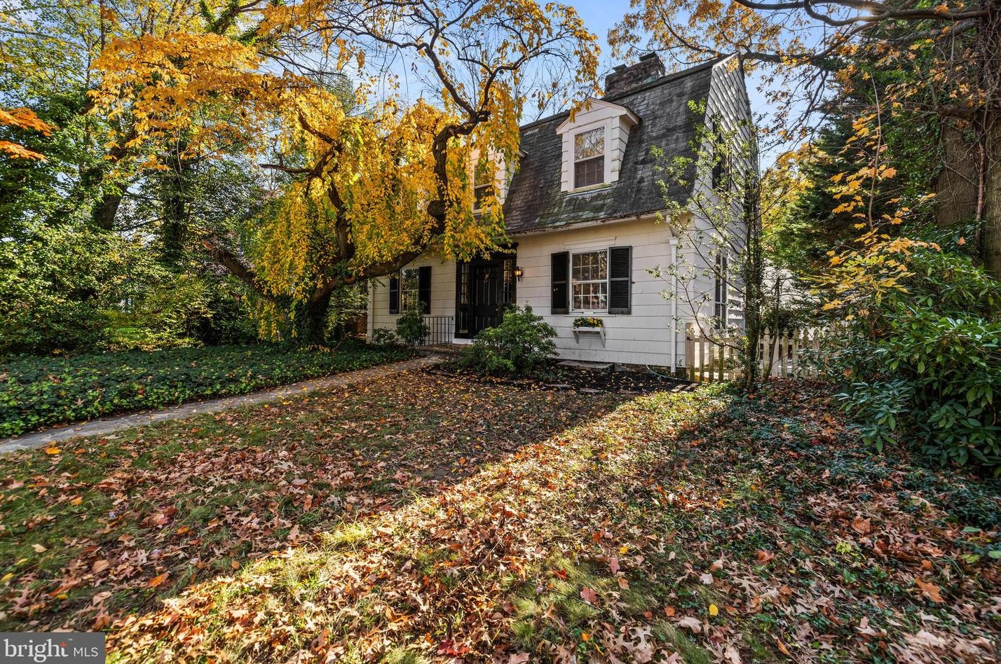 327 Broxton Rd, Baltimore, MD 21212-3531