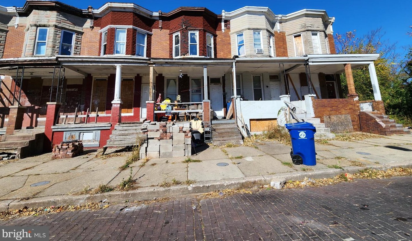 2046 Robb St, Baltimore, MD 21218-6336