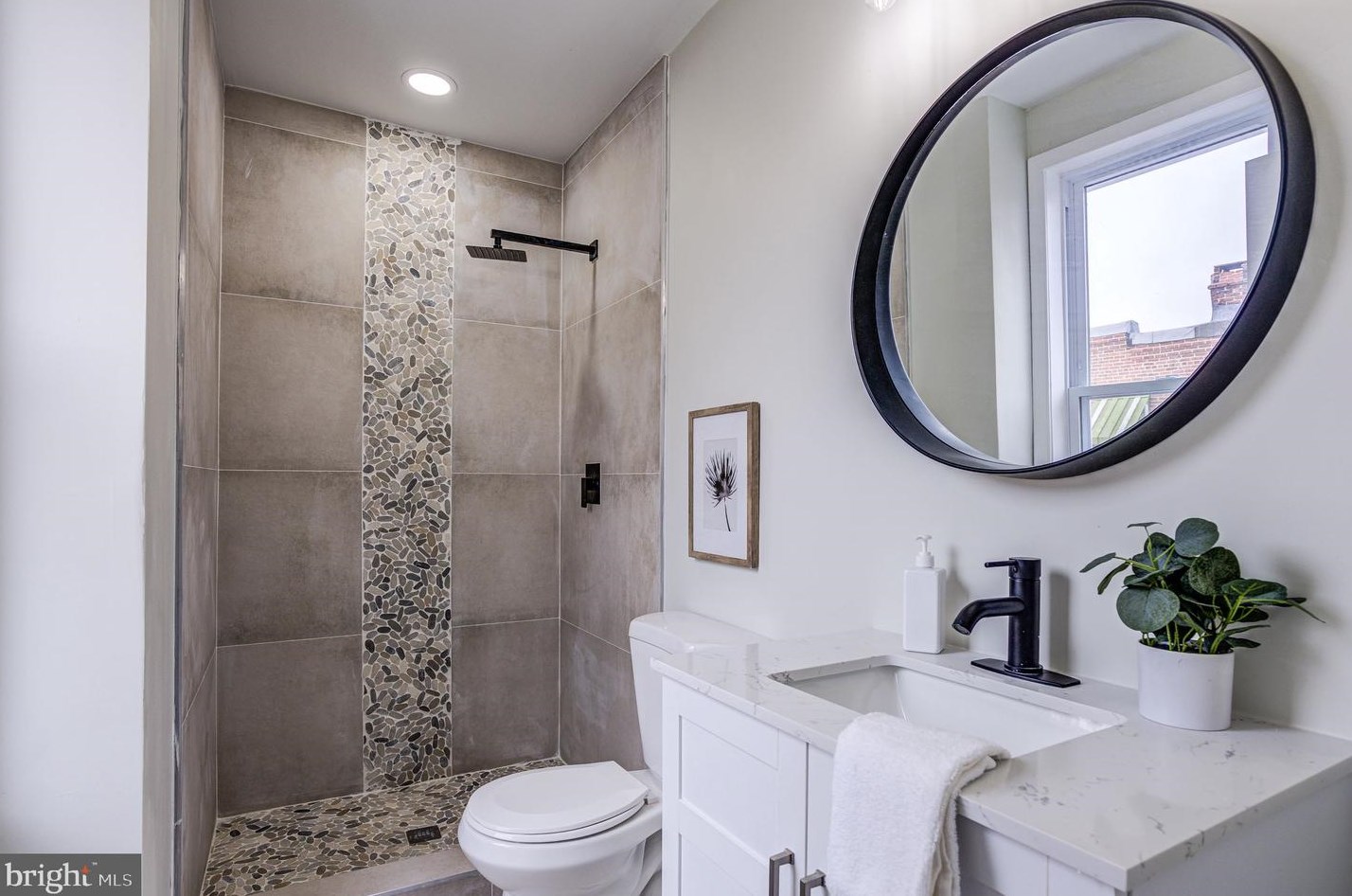 2718 Madison St, Baltimore MD  21205-1726 exterior