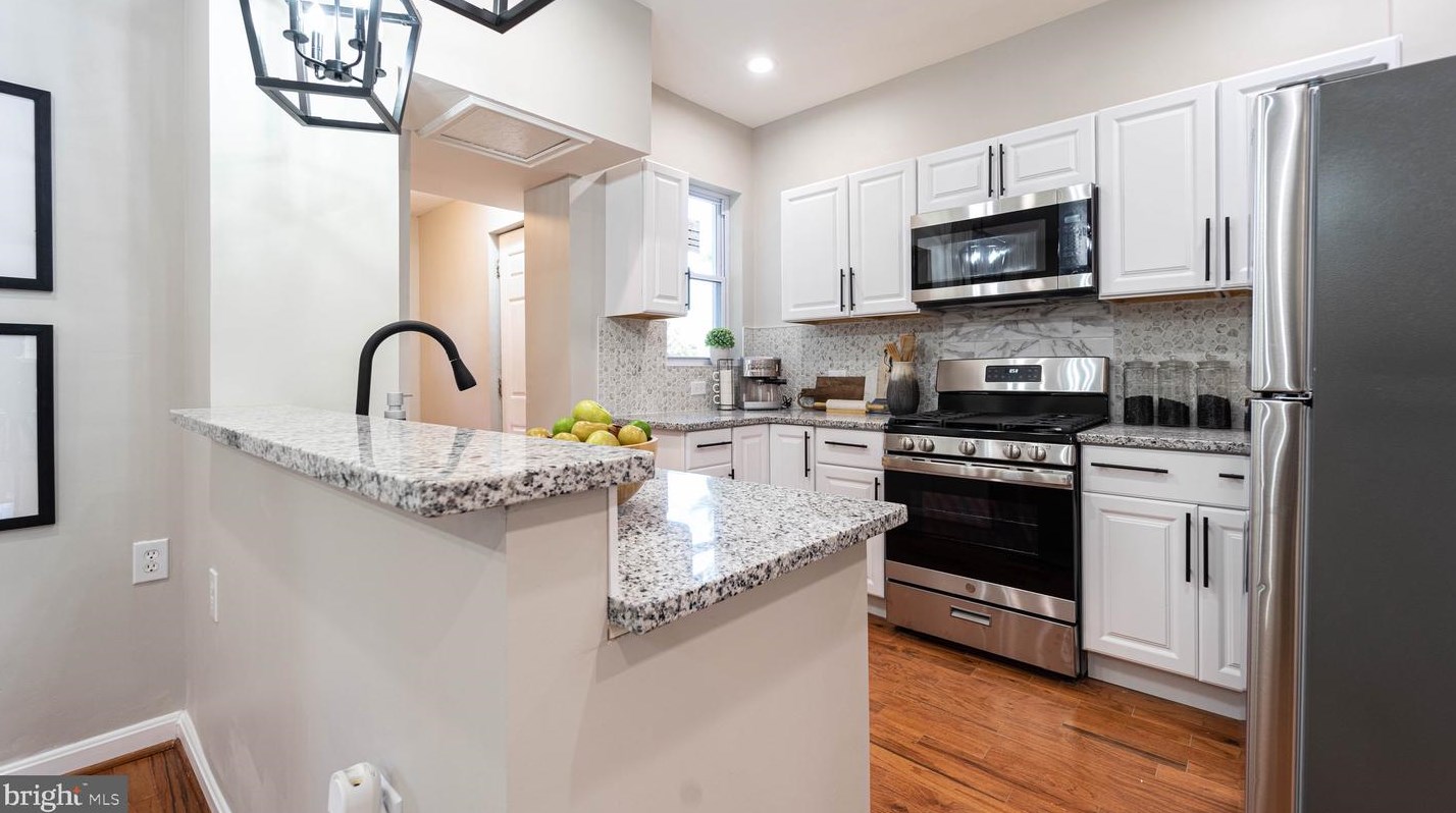 412 Mount Holly St, Baltimore MD  21229-2925 exterior