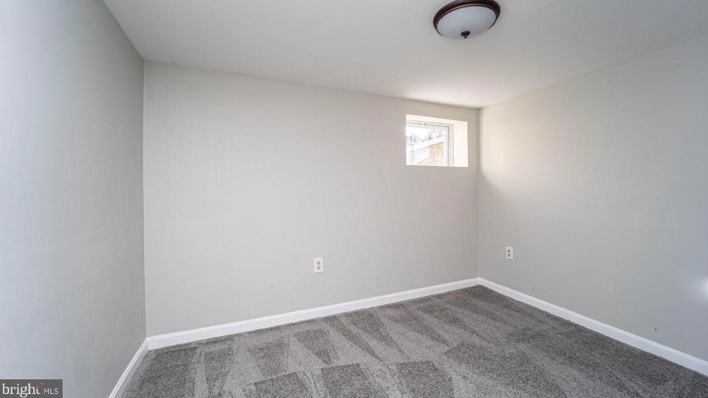 412 Mount Holly St, Baltimore MD  21229-2925 exterior