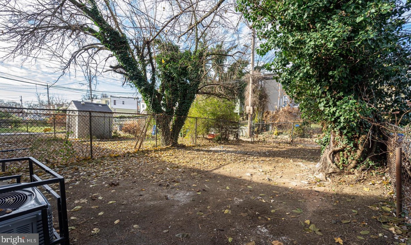 412 Mount Holly St, Baltimore MD  21229-2925 exterior