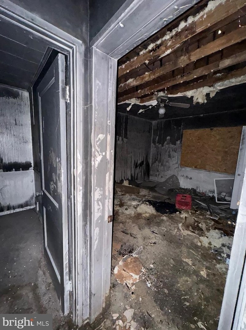 3828 10th St, Baltimore MD  21225-2204 exterior