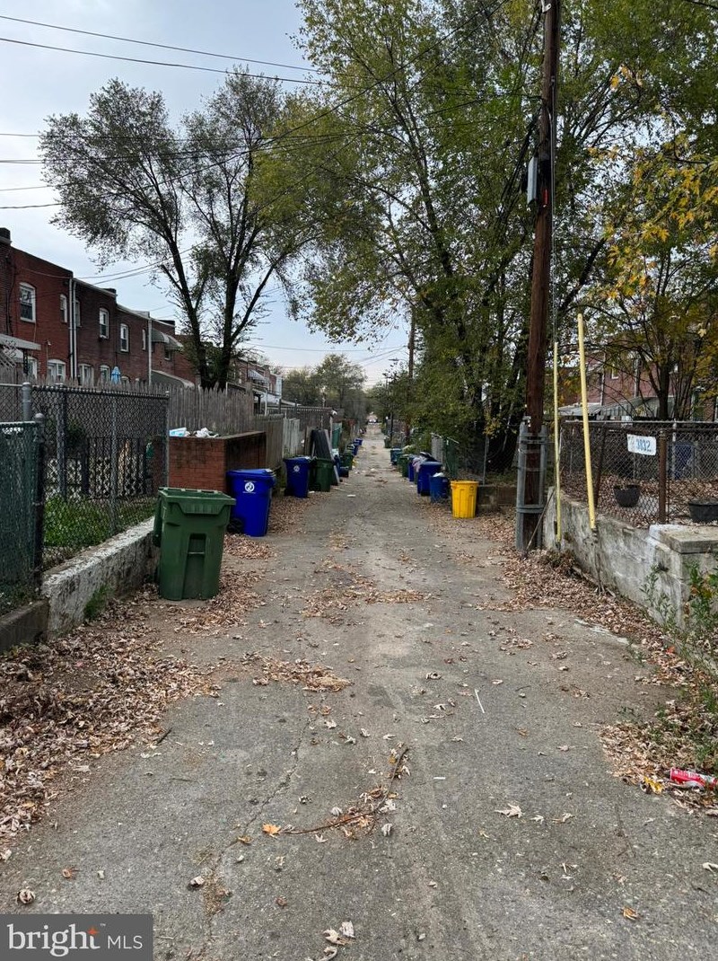 3828 10th St, Baltimore MD  21225-2204 exterior