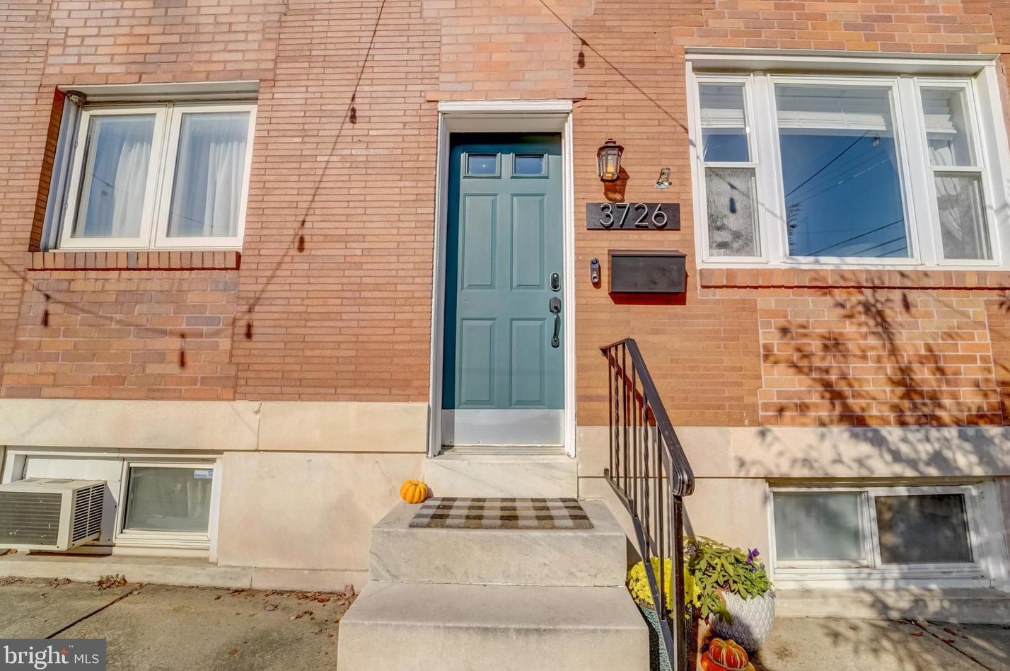 3726 Hudson St, Baltimore, MD 21224-5231