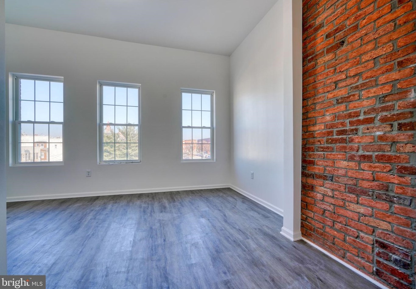 131 2nd St, Baltimore MD  21202-1631 exterior